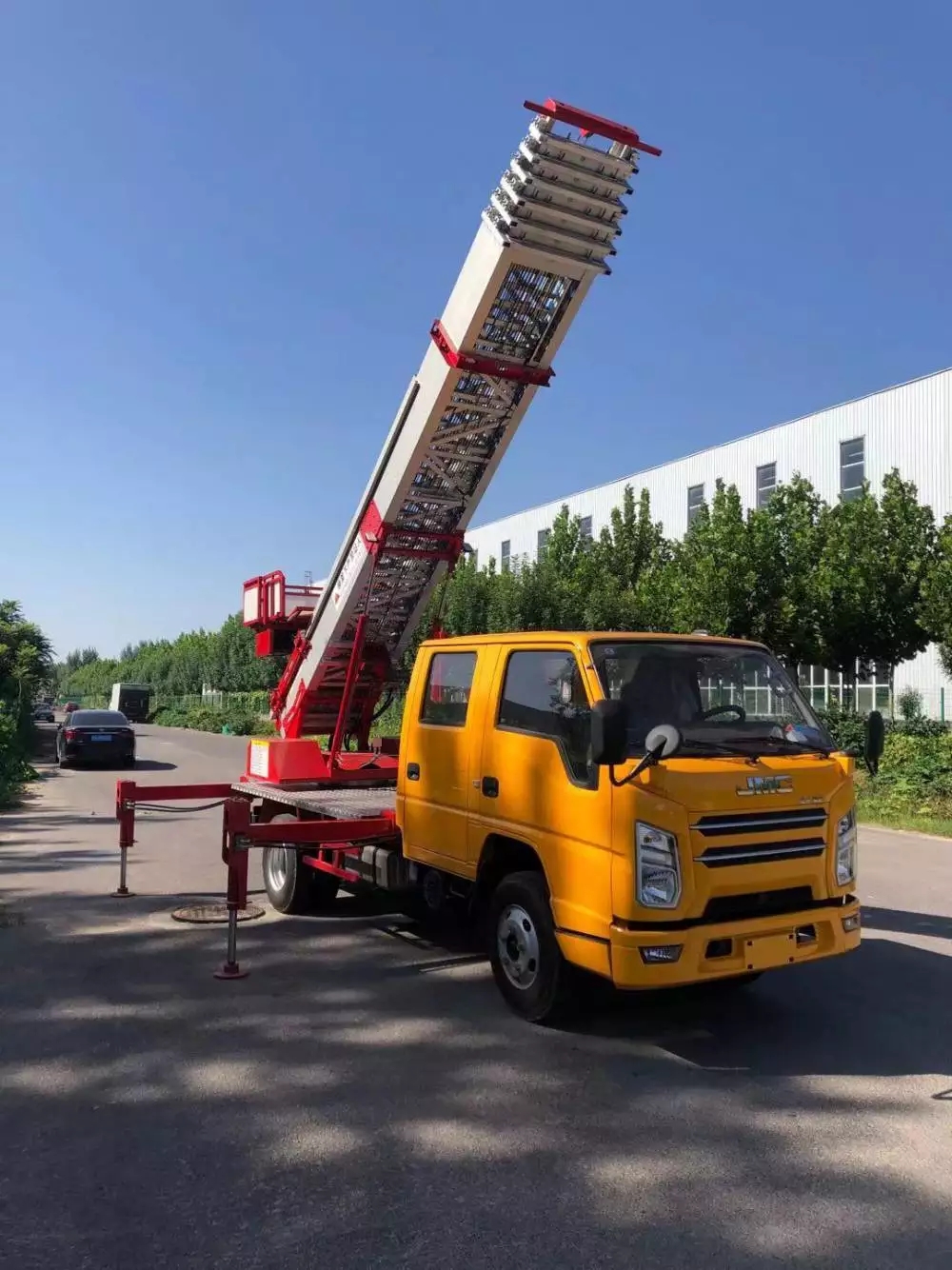 莆田秀屿附近的云梯车出租服务：轻松解决高空作业需求