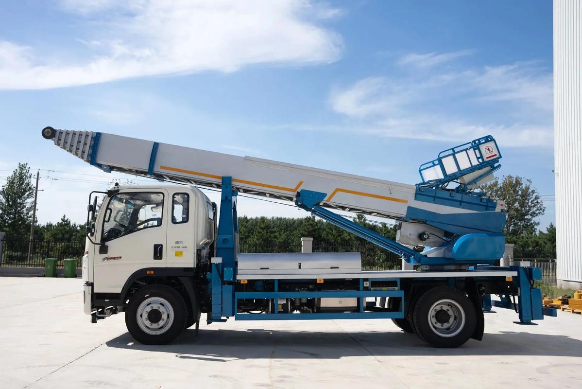 莆田秀屿云梯上料车租赁费用